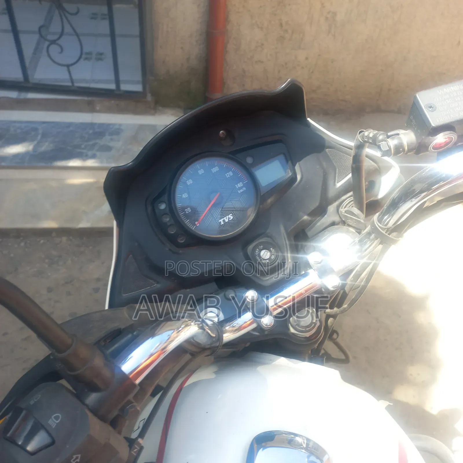 New TVS HLX Plus ES 2025 Gray