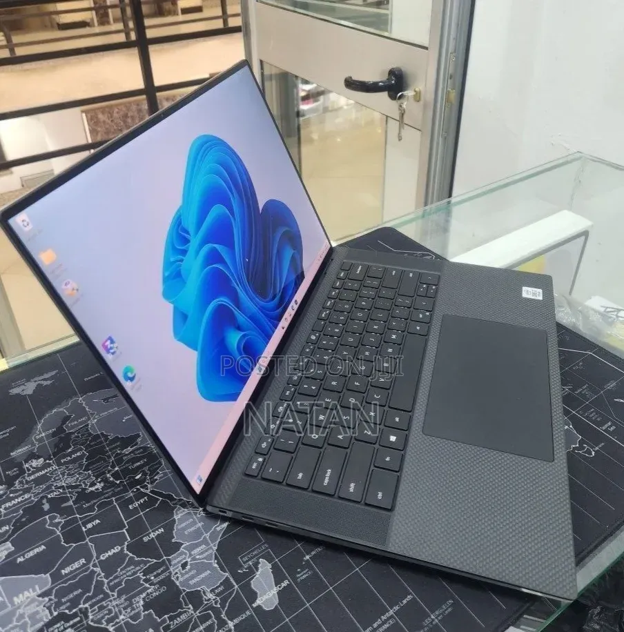 New Laptop Dell XPS 15 9500 16GB Intel Core i7 SSD 512GB