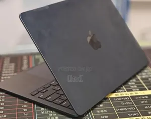 New Laptop Apple MacBook Air 2022 M2 8GB Apple M2 SSD 512GB