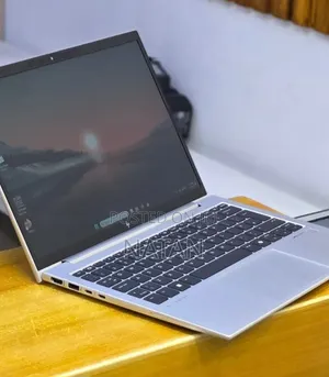 New Laptop HP Elitebook 830 G11 16GB Intel Core Ultra 7 SSD 512GB
