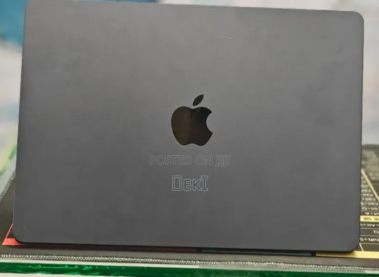 New Laptop Apple MacBook Air 2022 M2 8GB Apple M2 SSD 512GB
