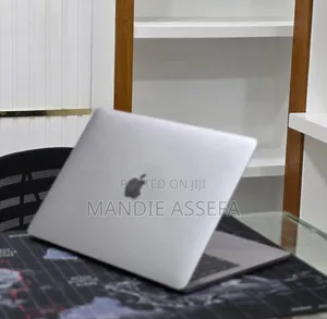 New Laptop Apple MacBook Pro 2017 16GB Intel Core i5 SSD 512GB