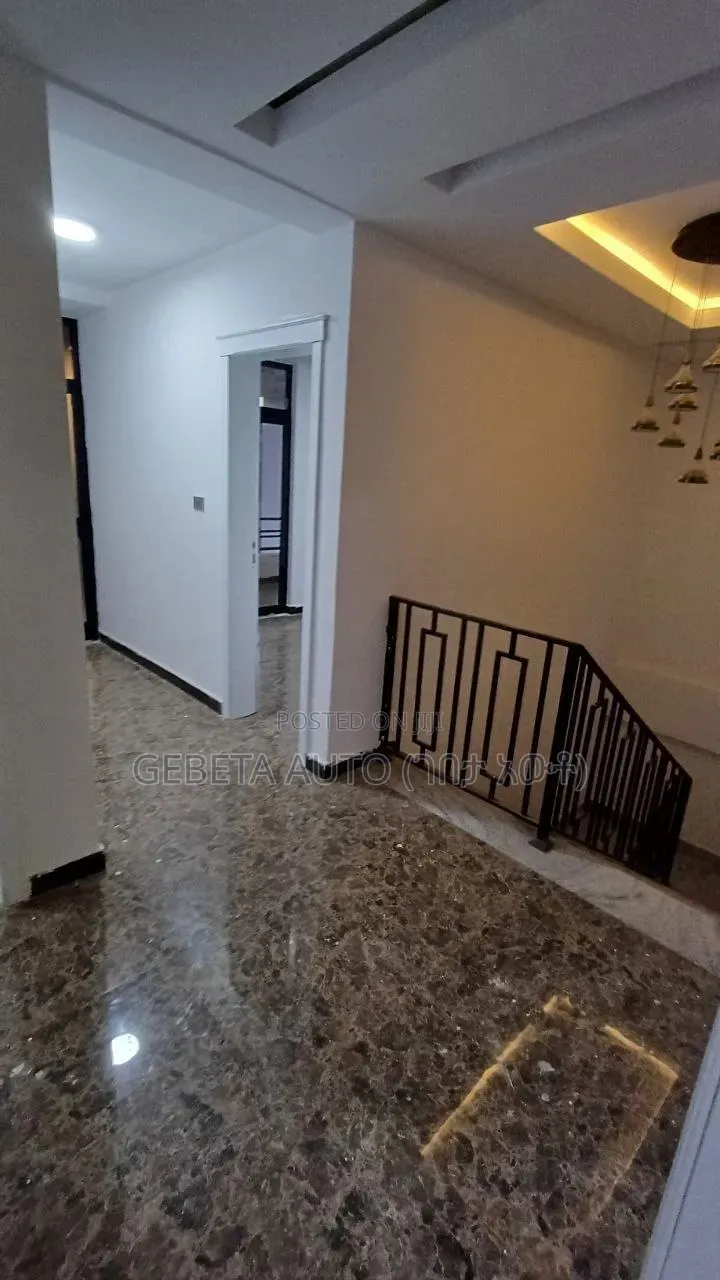 Furnished 6bdrm House in Semit 30 Metre, Yeka for sale