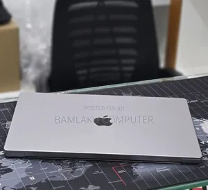 New Laptop Apple MacBook Pro 2022 M2 16GB Apple M2 SSD 512GB