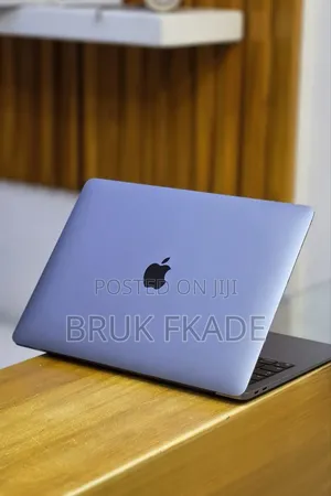 New Laptop Apple MacBook Air 2020 M1 16GB Apple M1 SSD 256GB