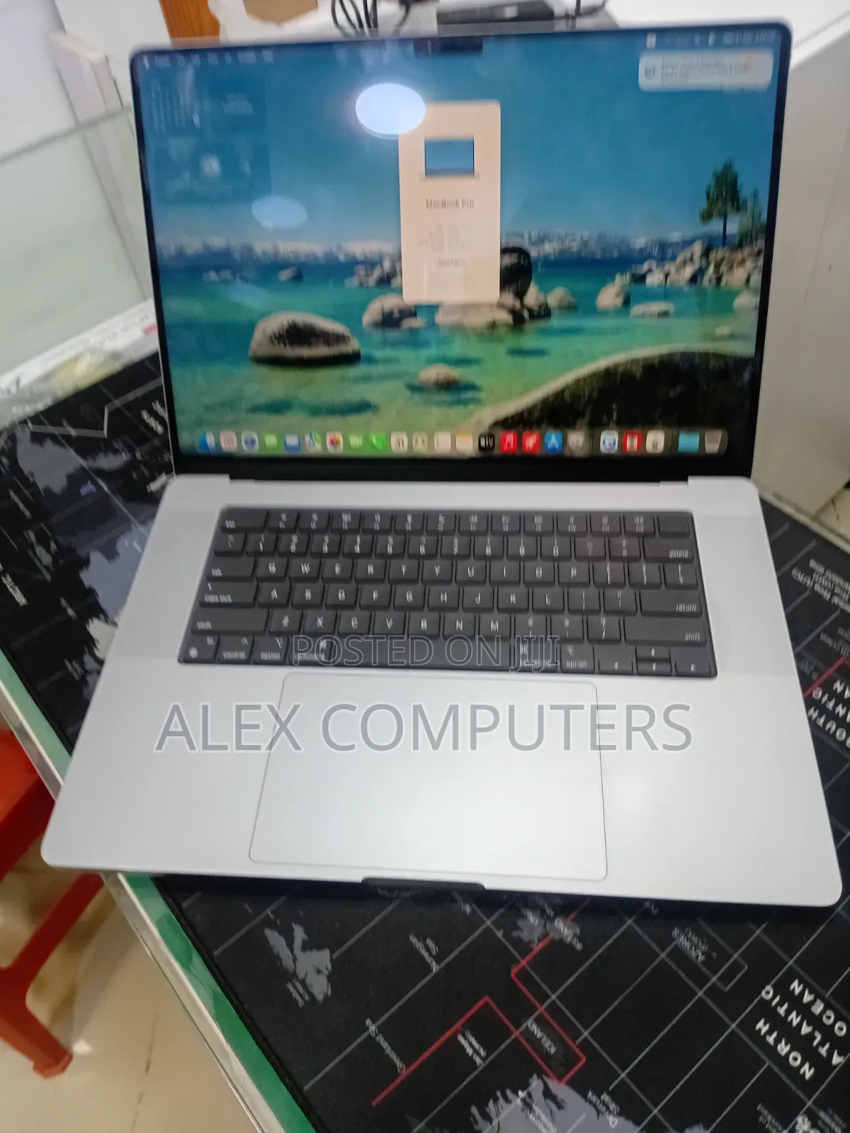 New Laptop Apple MacBook Pro 2021 M1 32GB Apple M1 Pro SSD 512GB