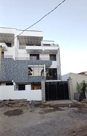 Furnished 6bdrm House in Semit 30 Metre, Yeka for sale