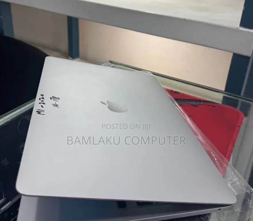 New Laptop Apple MacBook Pro 2020 M1 16GB Apple M1 Pro SSD 1T
