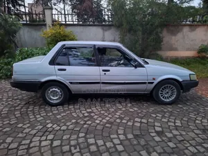 Toyota Corolla 1985 Silver