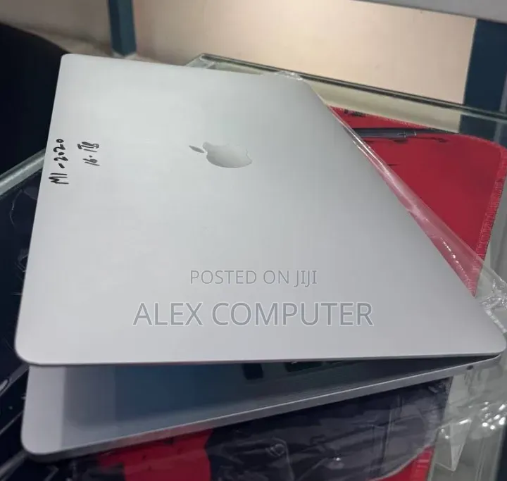 New Laptop Apple MacBook Pro 2020 M1 16GB Apple M1 SSD 1T