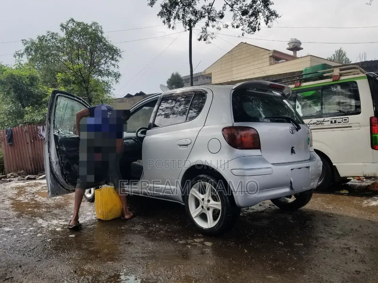 Toyota Vitz 2002 Silver