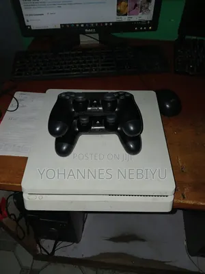 Playstation 4 Slim