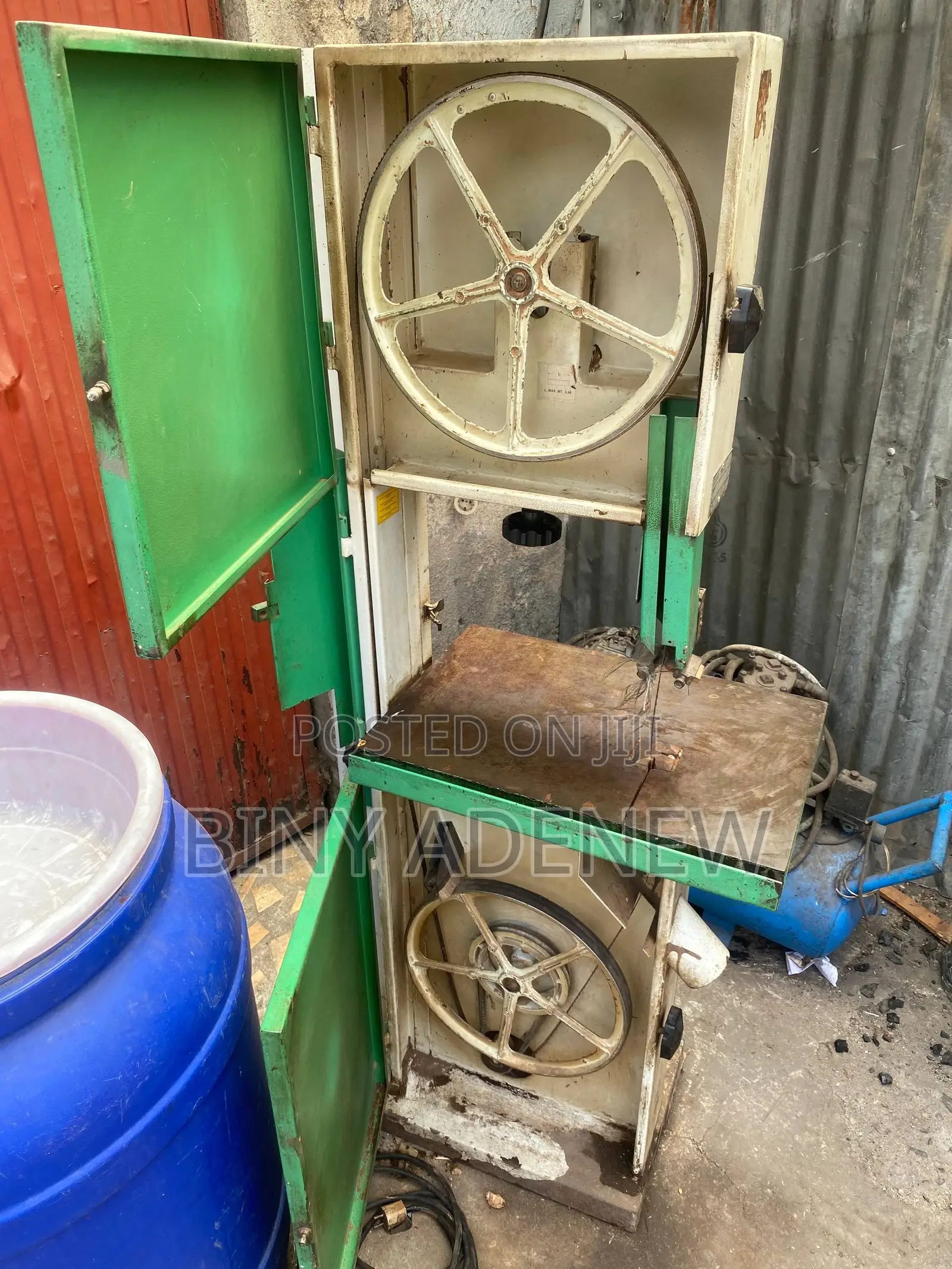 SIPA Industrial Vertical Bandsaw