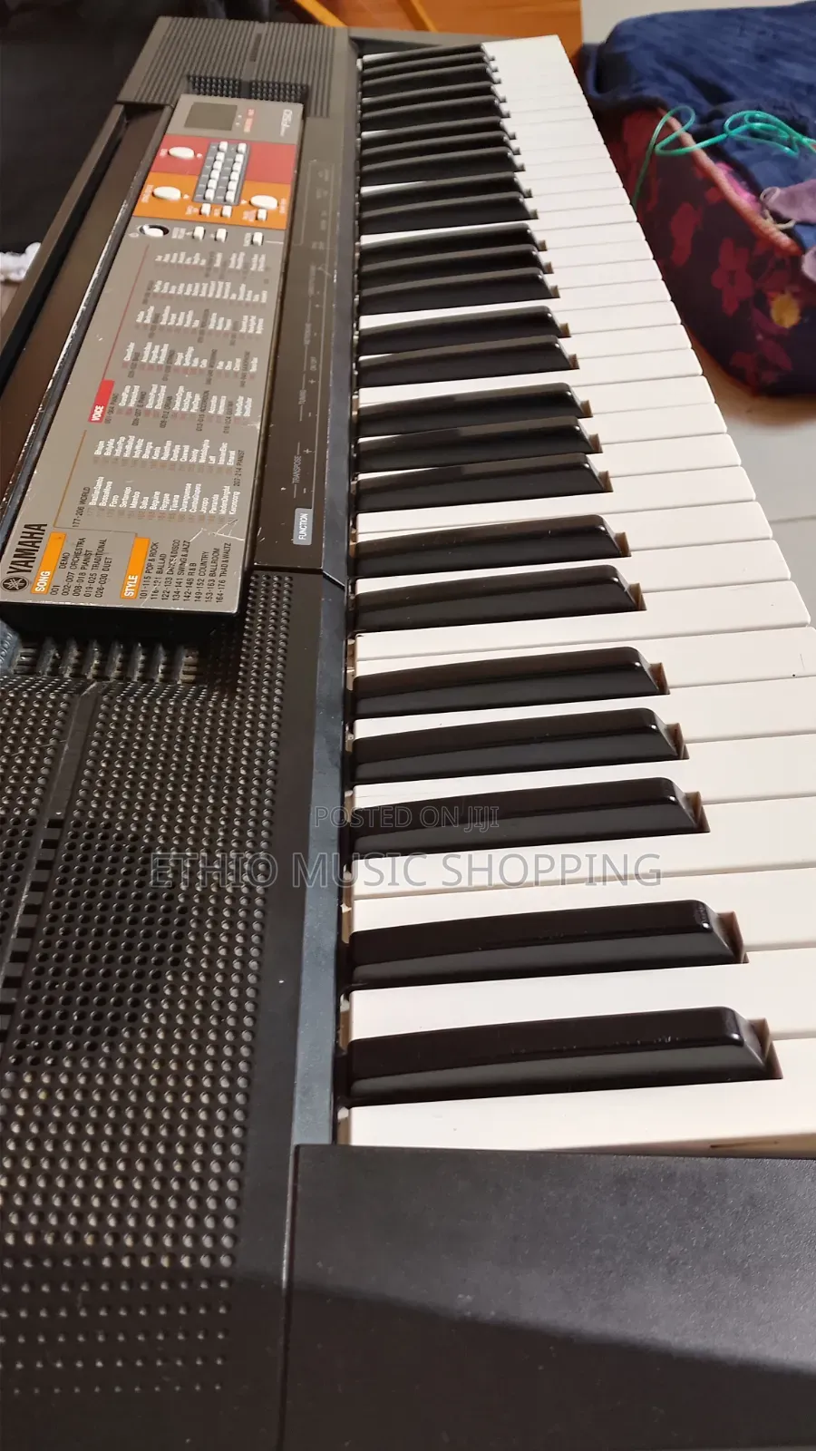 Yamaha F50 Piano