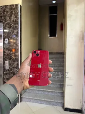 Apple iPhone 13 128 GB Red