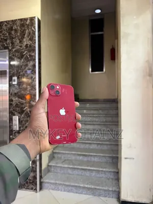 Apple iPhone 13 128 GB Red
