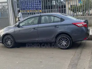 Toyota Yaris 2015 Black