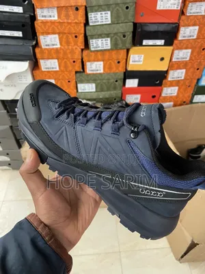 UAXX Active Trail Runners