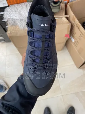 UAXX Active Trail Runners