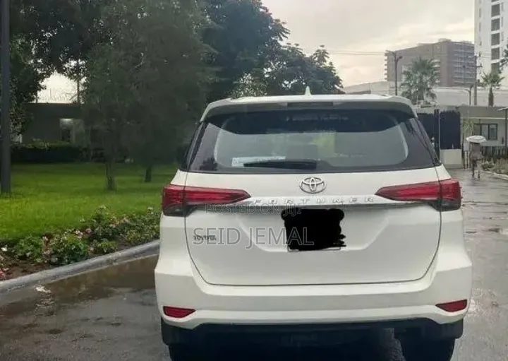 Toyota Fortuner 2017 White
