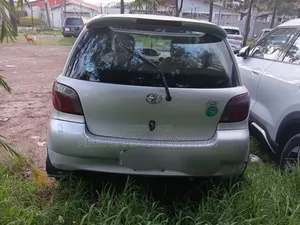 Toyota Vitz 2001 Silver