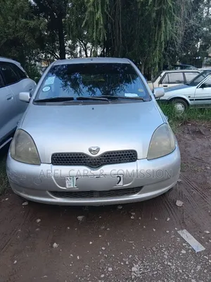 Toyota Vitz 2001 Silver