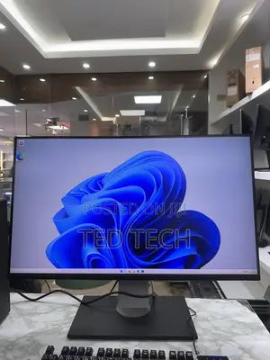  Dell P3222QE – 32” UHD Monitor 