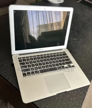 Laptop Apple MacBook Air 2020 M1 8GB Intel Core i5 SSD 256GB