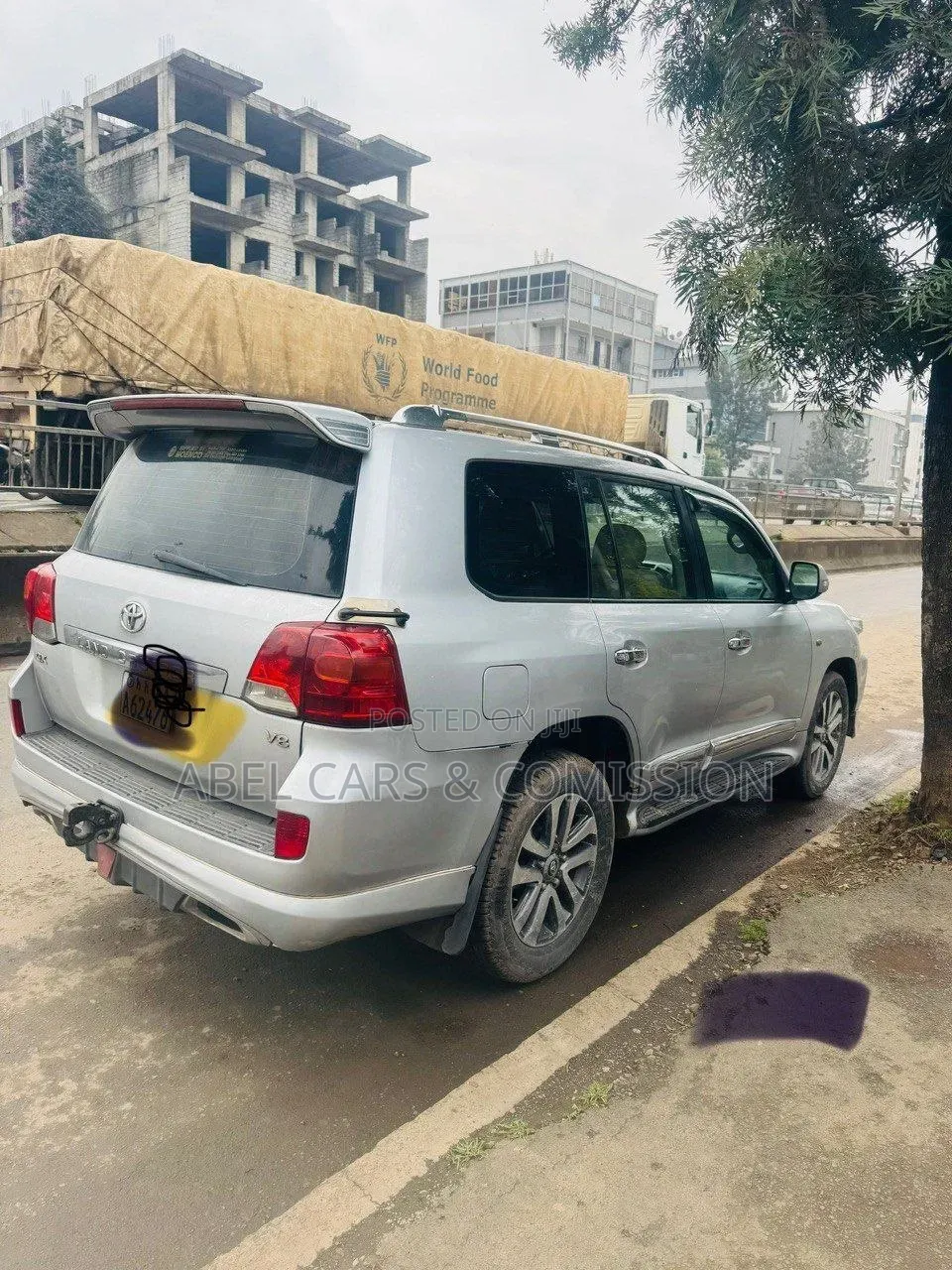 Toyota V8 2010 for Rent