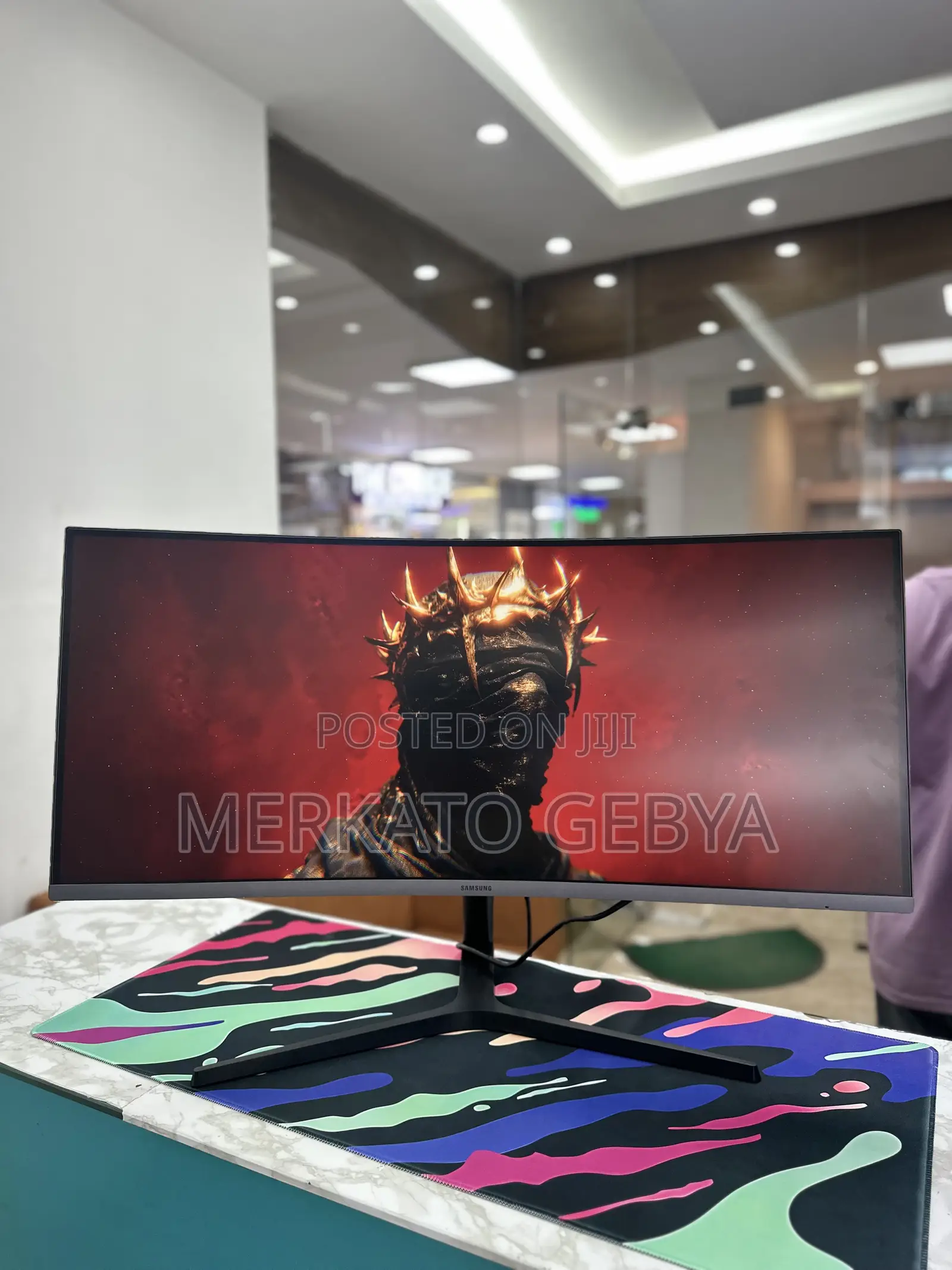  Samsung CH890 34” Ultra-Wide Curved Monitor 