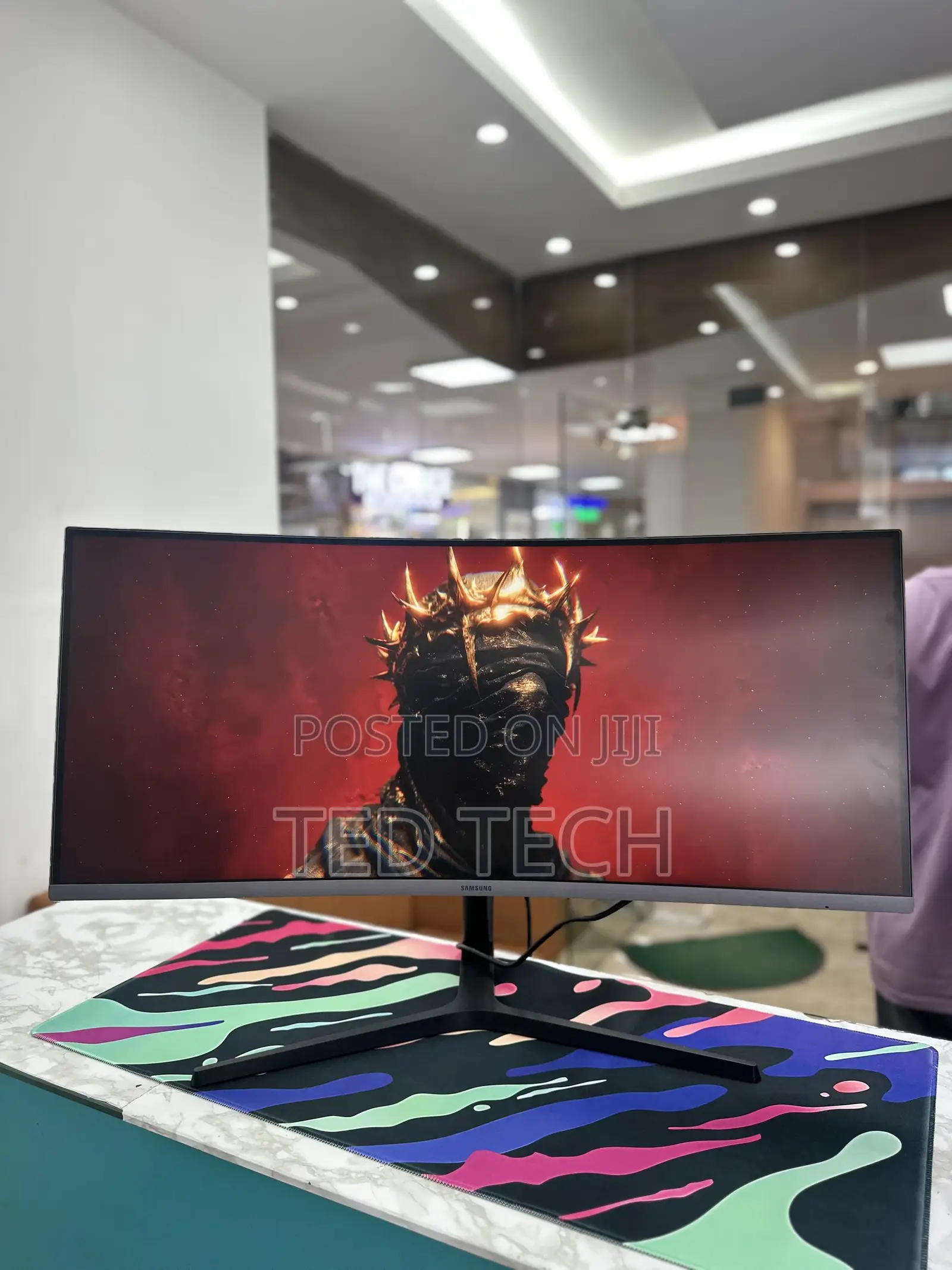  Samsung CH890 34” Ultra-Wide Curved Monitor 