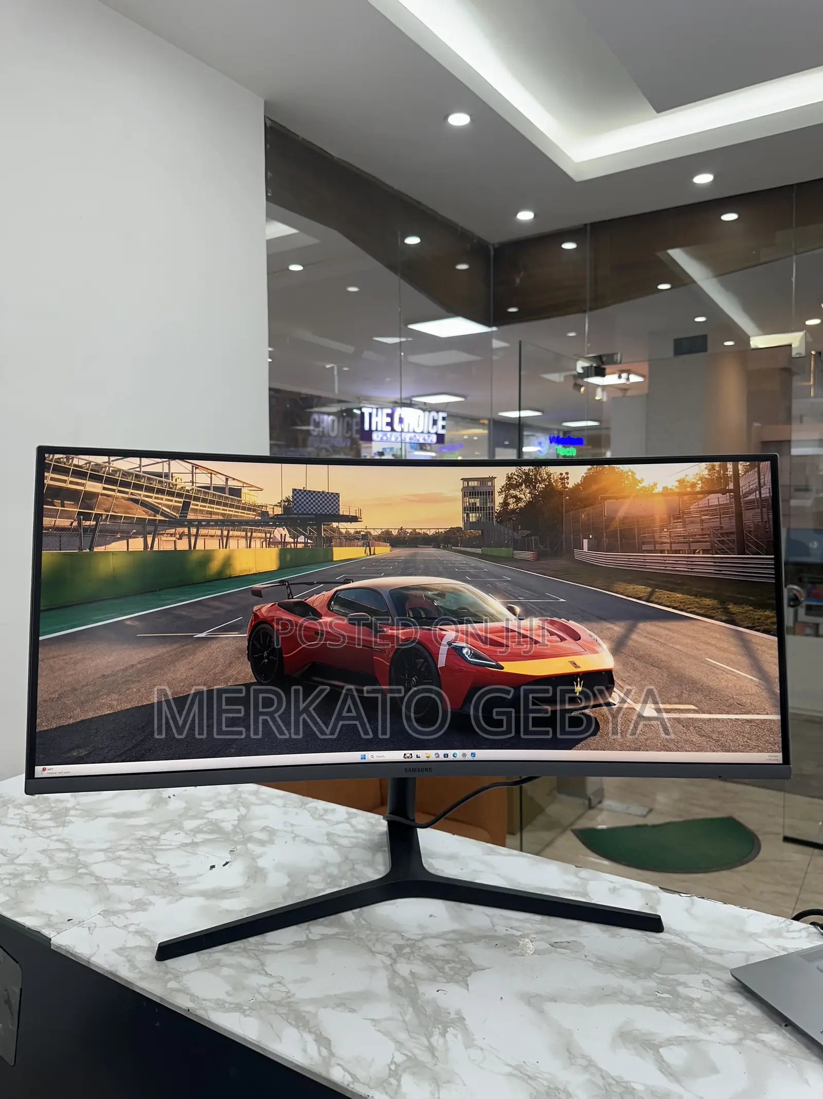  Samsung CH890 34” Ultra-Wide Curved Monitor 
