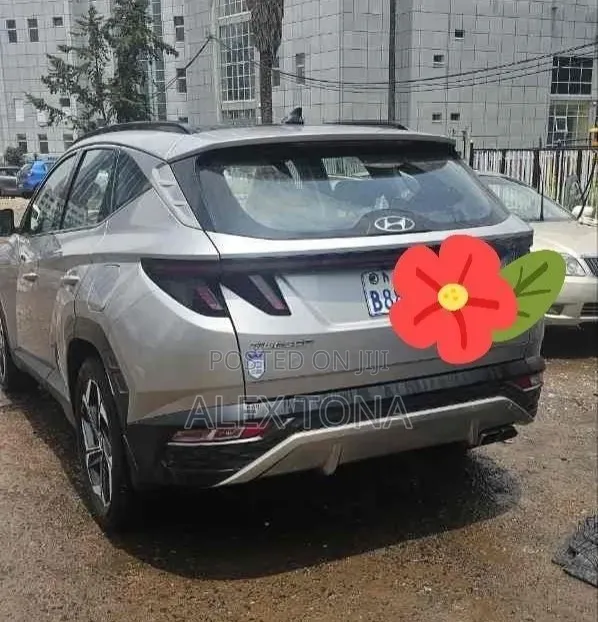 Hyundai Tucson 2022 Silver