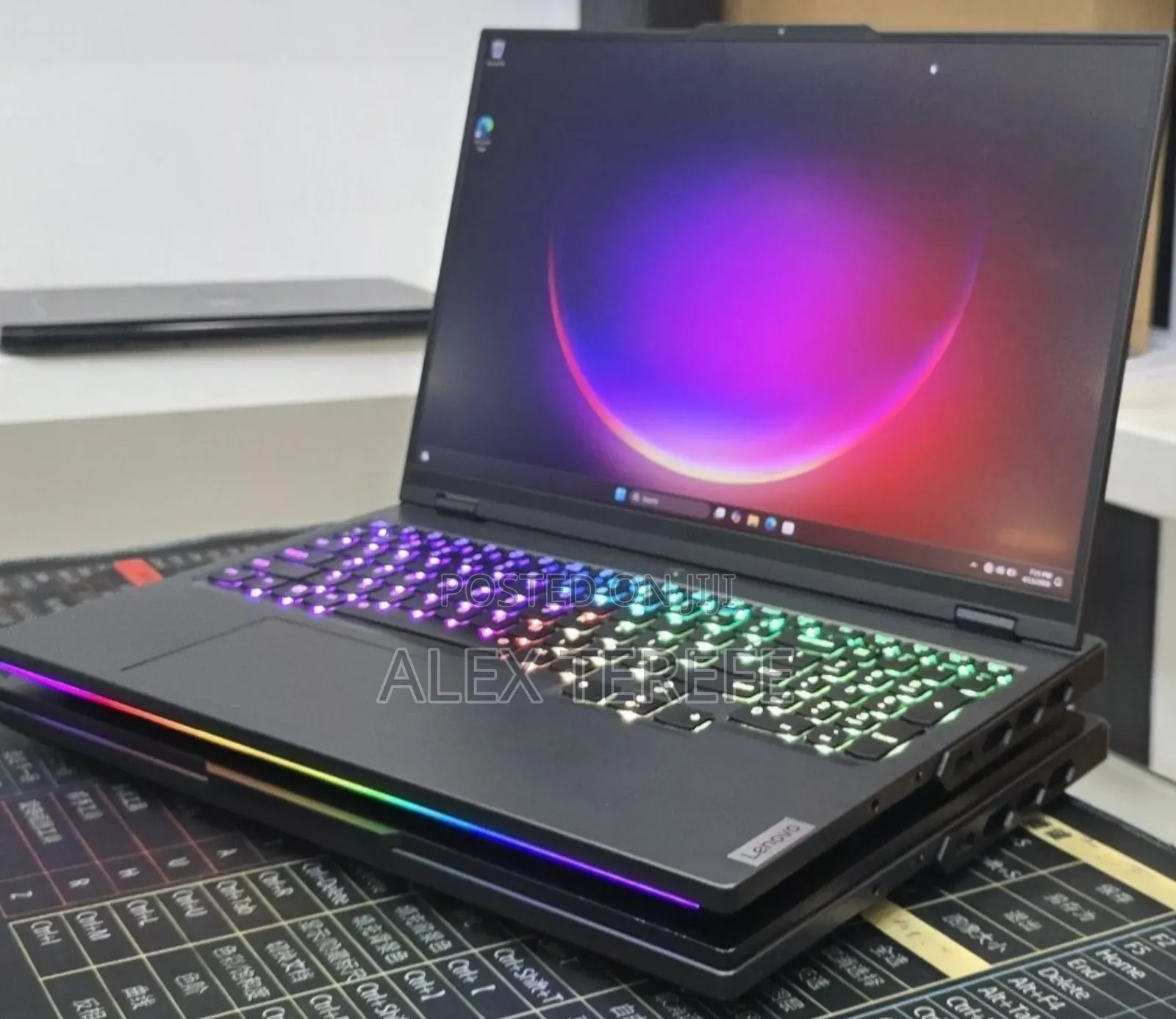 New Laptop Lenovo Legion Pro 7 48GB Intel Core i9 SSD 1T