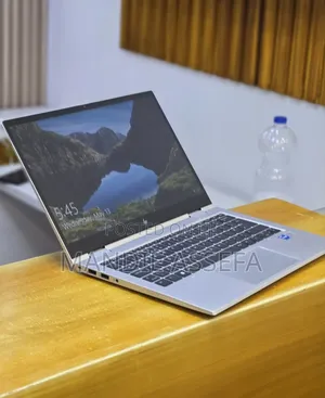 New Laptop HP EliteBook 830 G8 16GB Intel Core i5 SSD 512GB