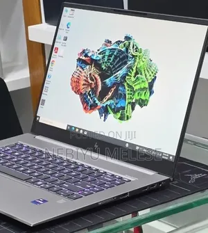 New Laptop HP ZBook Studio G8 32GB Intel Core i9 SSD 512GB