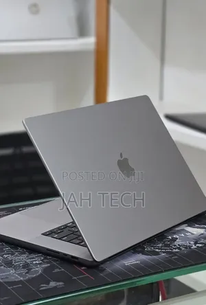 New Laptop Apple MacBook Pro 2023 M2 16GB Apple M2 SSD 512GB