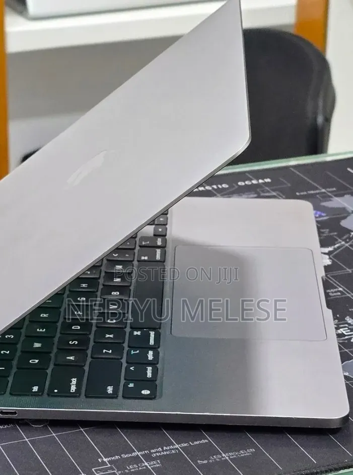 New Laptop Apple MacBook Pro 2022 M2 16GB Apple M2 SSD 512GB