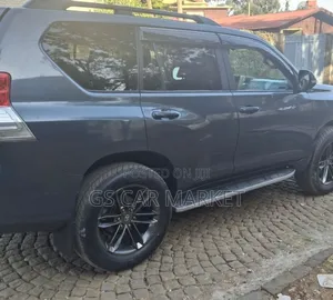 Toyota Land Cruiser Prado 2012 Gray