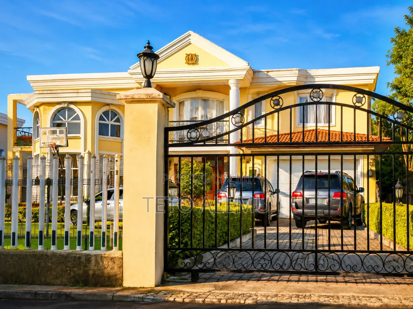 8bdrm House in 🏡 1000 Sqm G+1, Bole for sale