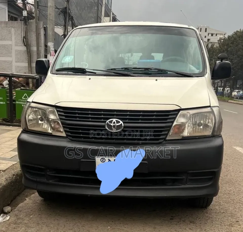 Toyota HiAce 2007 White