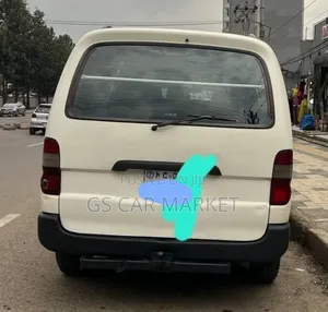 Toyota HiAce 2007 White