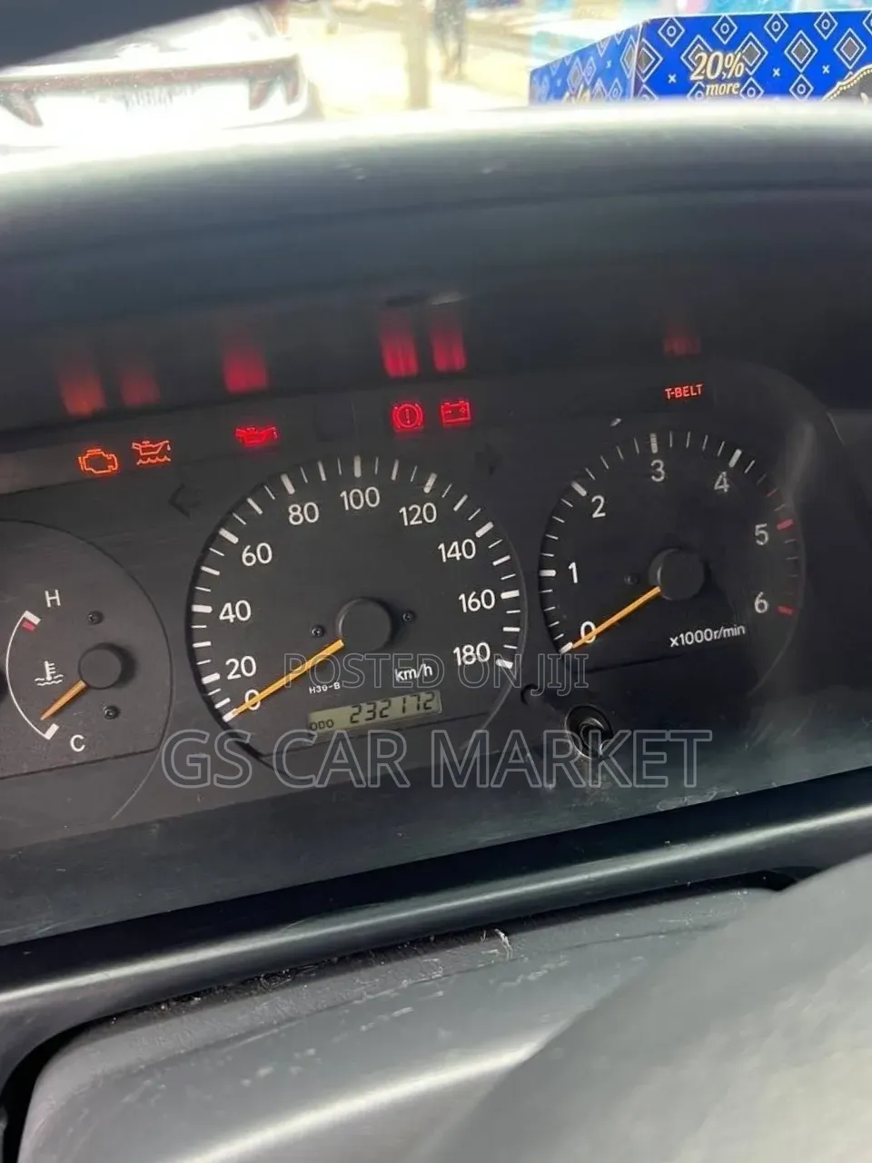 Toyota HiAce 2007 White