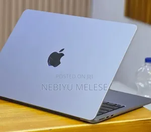 New Laptop Apple MacBook Pro 2022 M2 8GB Apple M2 SSD 256GB