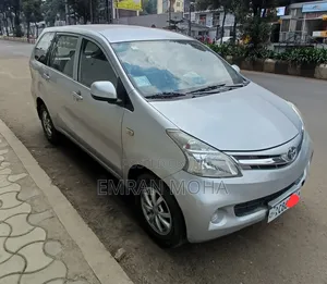 Toyota Avanza 2013 Silver