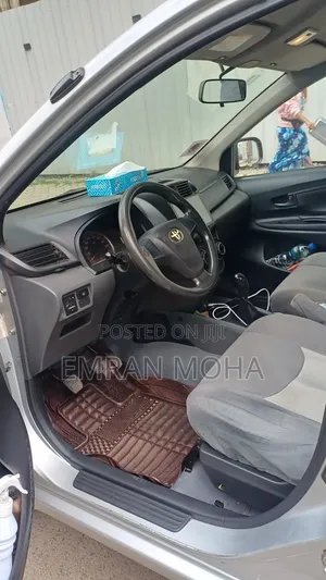 Toyota Avanza 2013 Silver