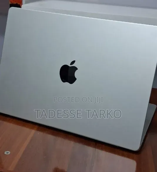 New Laptop Apple MacBook Pro 2024 M4 16GB Apple M4 Pro SSD 512GB