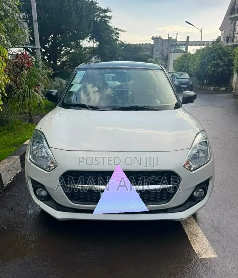 Suzuki Swift 2022 White