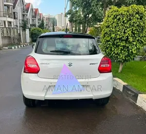 Suzuki Swift 2022 White