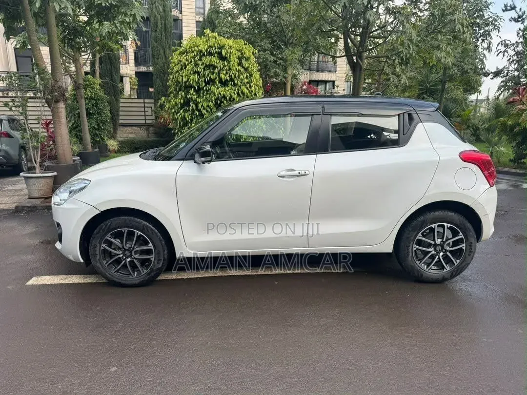 Suzuki Swift 2022 White